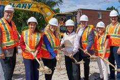 Début des travaux de construction pour les logements Unitaînés à Montréal. Crédit : Ville de Montréal