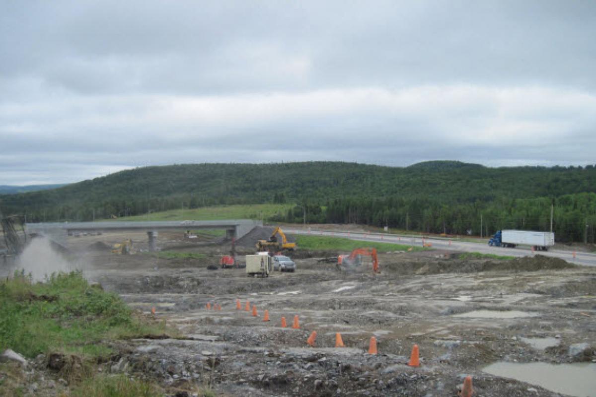 Construction de la voie de l’A-85 et d’un pont d’étagement au kilomètre 20. MTQ