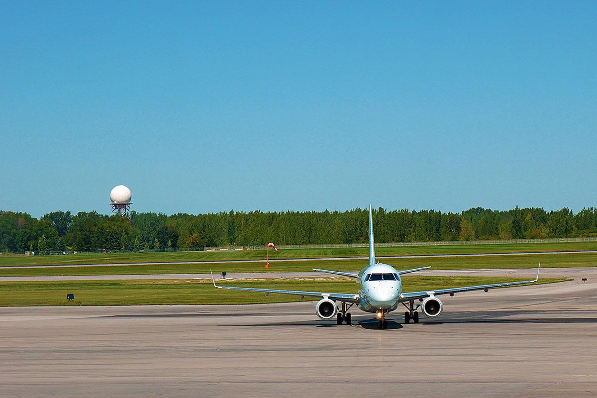 Cure de jeunesse pour certaines infrastructures aéroportuaires du Québec