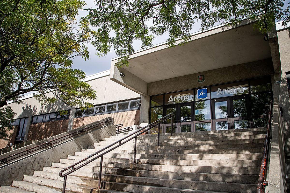 Montréal donne le coup d'envoi à la modernisation de l'aréna Saint-Louis. Crédit : Toma Iczkovits