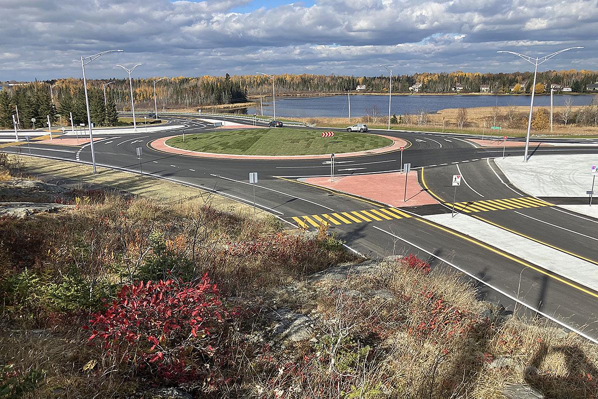 Mise en service des nouvelles voies du carrefour giratoire des routes 111-117. Crédit : Transports Québec