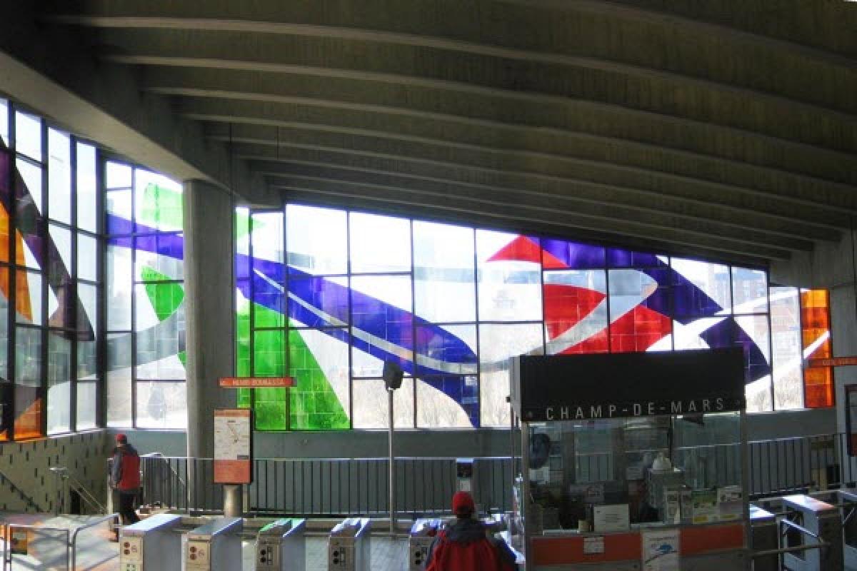 Nouvelle entrée pour la station de métro Champ-de-Mars