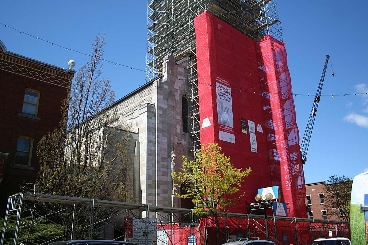 Restauration du clocher de l’église Saint-Esprit-de-Rosemont.  Crédit : Groupe Atwill-Morin. 