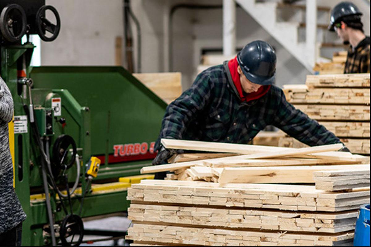 Modernisation de l’usine Bois Chic Chocs. Crédit : Investissement Québec