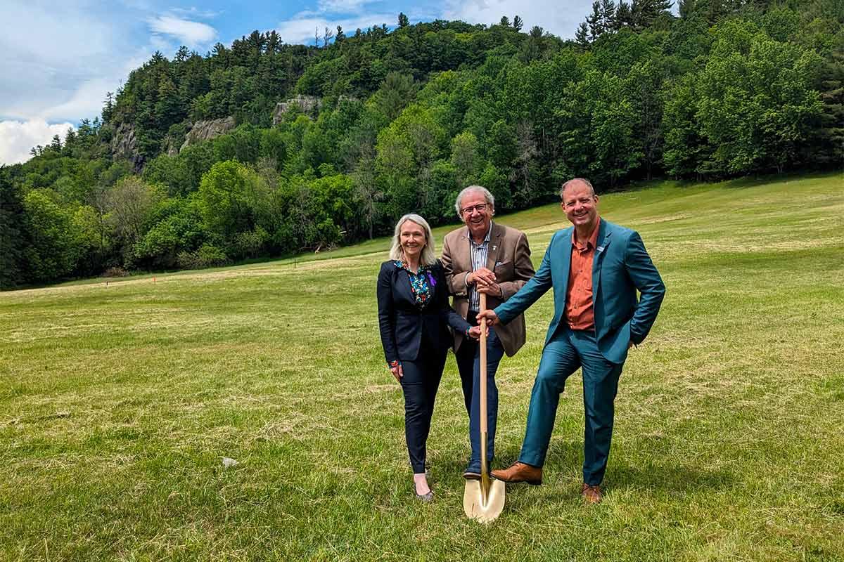 Pelletée de terre pour une nouvelle école primaire à Saint-Sauveur. Crédit : Centre de services scolaire des Laurentides