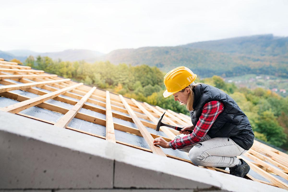 Lancement de la première association professionnelle canadienne des femmes en toiture