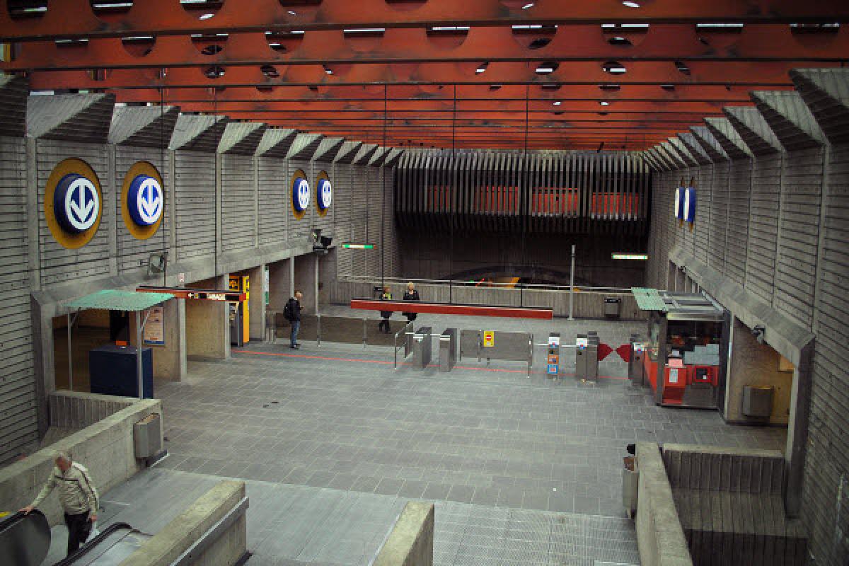 Les verrières de la station Préfontaine font peau neuve