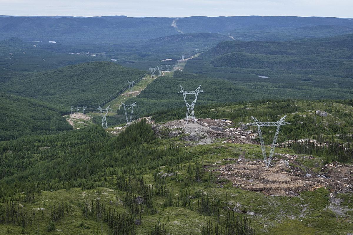 Ligne à 735 kV Micoua-Saguenay. Crédit : Hydro-Québec