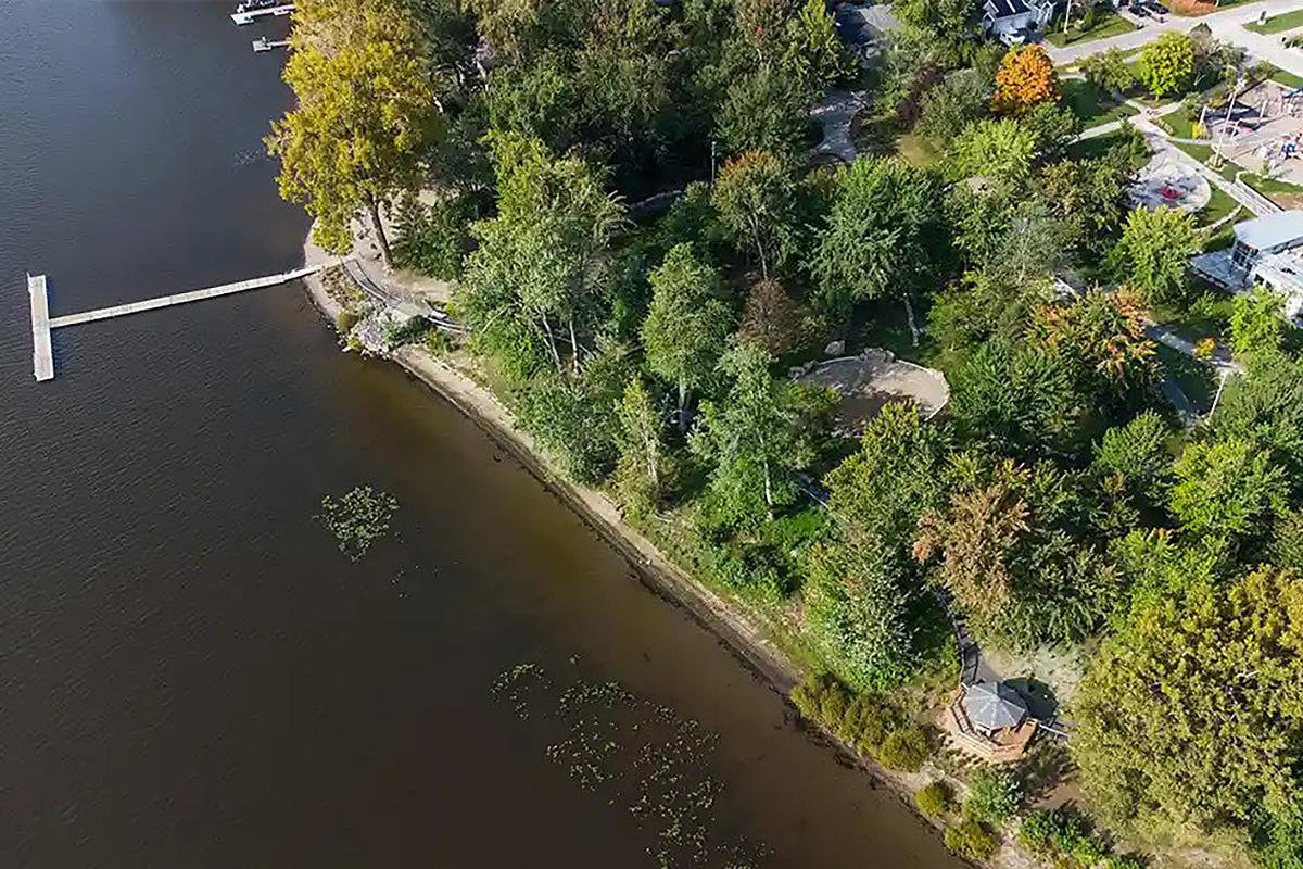 Réaménagement des berges du parc Charbonneau à Rosemère. Crédit : Ville de Rosemère