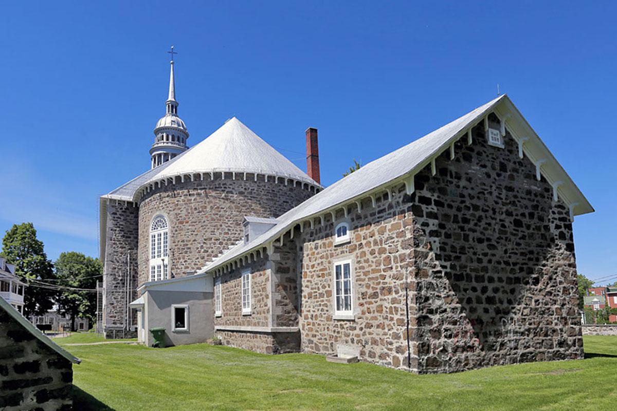 L'Église de La-Nativité-de-la-Sainte-Vierge, l'un des bâtiments visés par l'investissement - Crédit : Denis Tremblay 2013, Ville de La Prairie