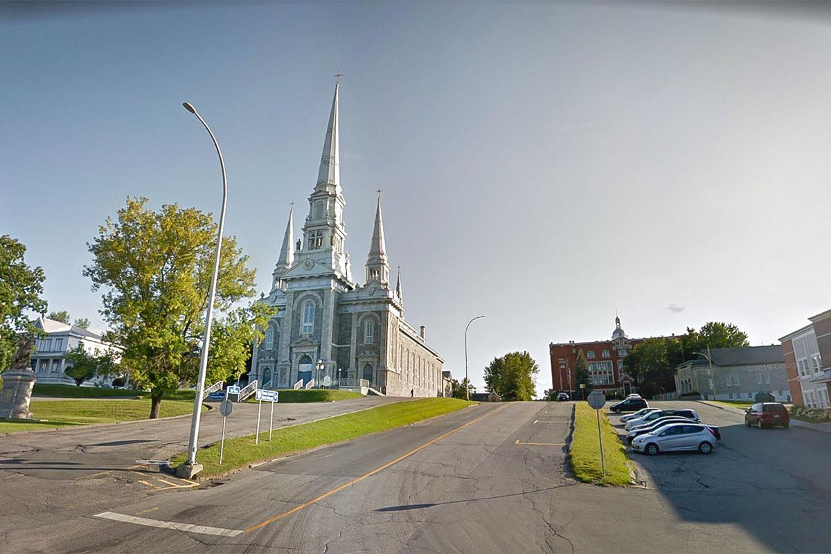 Saint-Georges : début des travaux de réaménagement à place de l’Église - Photo de Goggle Map