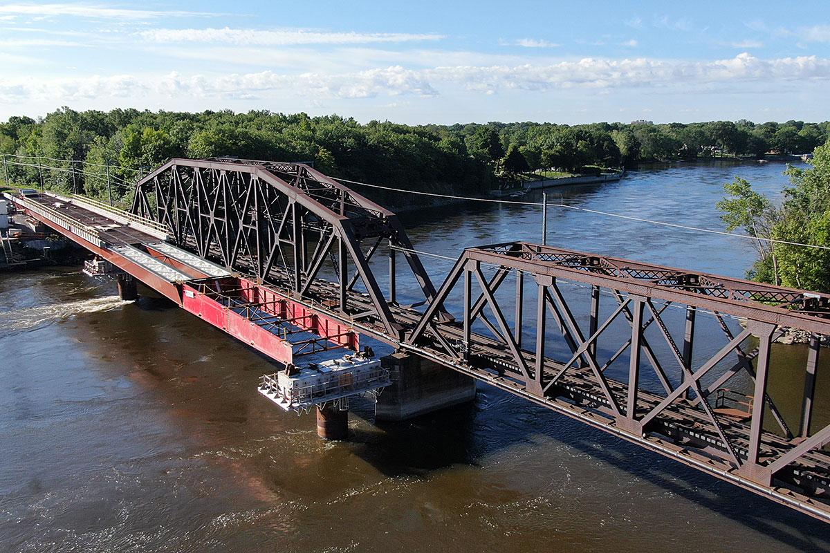 Le pont ferroviaire Rivière-des-Prairies - REM/NouvLR