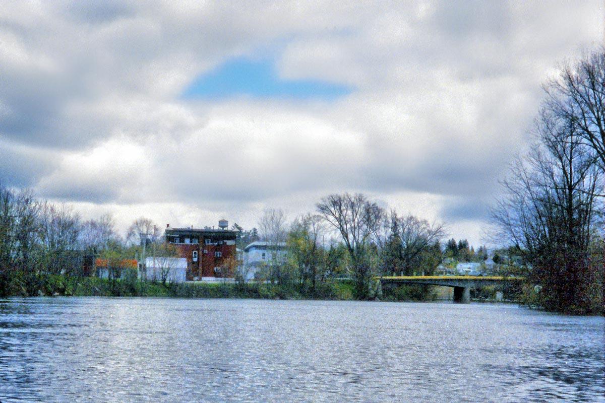 Réfection du pont enjambant la rivière Désert à Maniwaki. Crédit : P199, Wikimedia Commons (CC BY-SA 4.0)