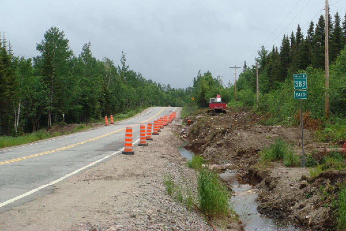 Début des travaux de déboisement pour la route 389