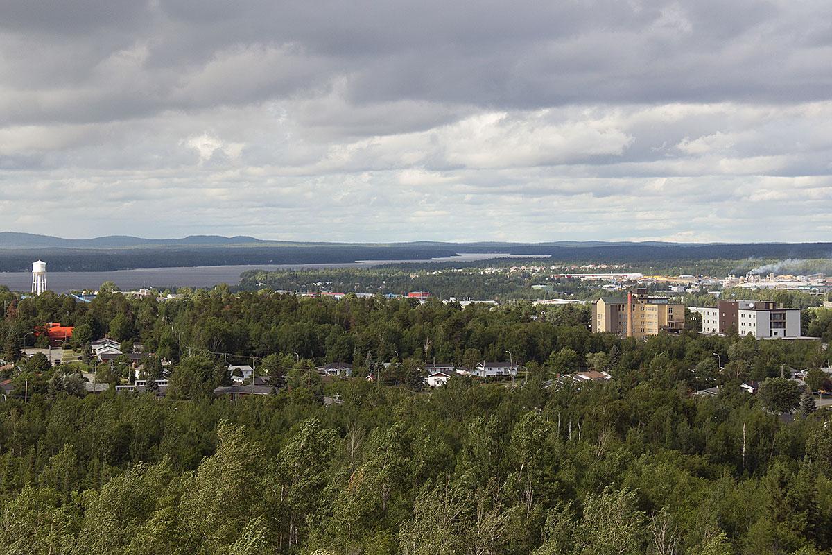 Amélioration des infrastructures routières en Abitibi-Témiscamingue. Crédit : Tobie Charette alias El Tobito, Wiki Commons (CC-BY-SA-4.0)