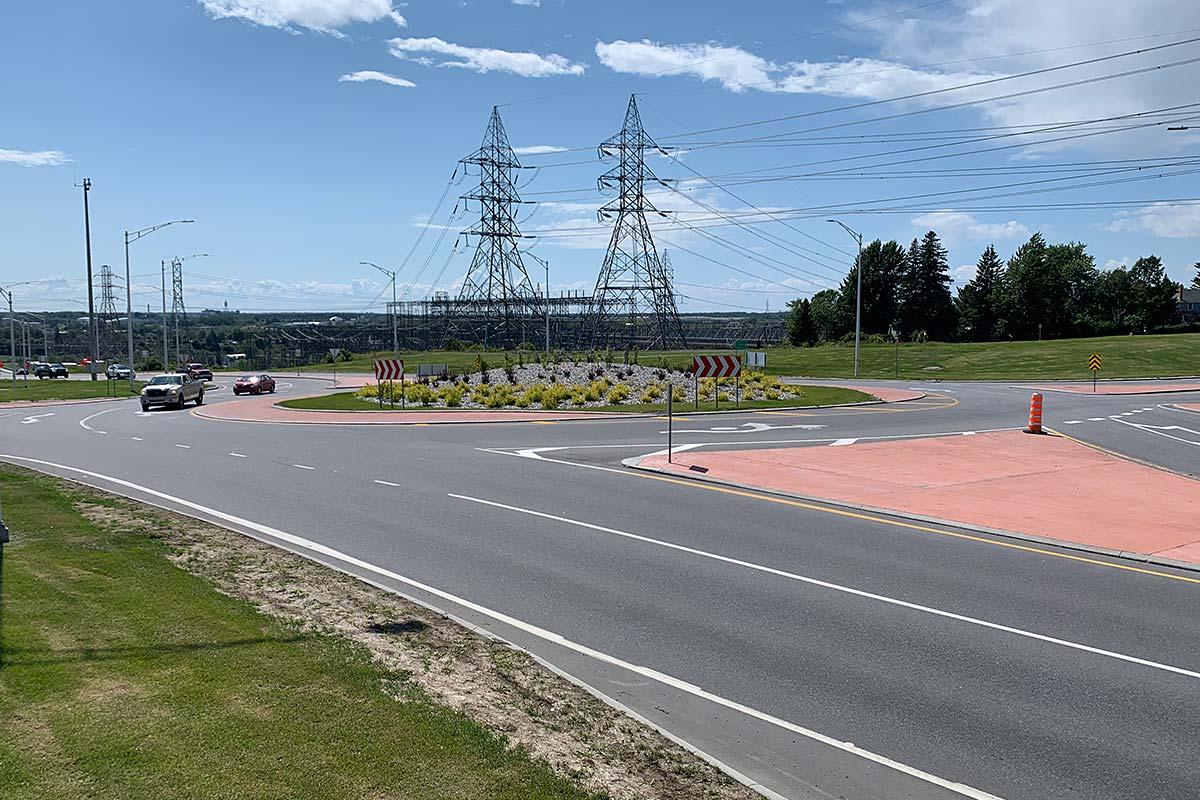 Inauguration d’une voie de contournement à Alma. Crédit : Ministère des Transports.