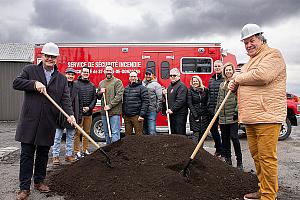 Construction d'une caserne de pompiers à Saint-Louis-de-Gonzague. Crédit : Cabinet de la ministre des Affaires municipales