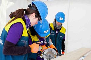 Construire le logement sécuritaire et abordable, au féminin - Image fournie par Habitat pour l’humanité Québec et Lowe’s Canada