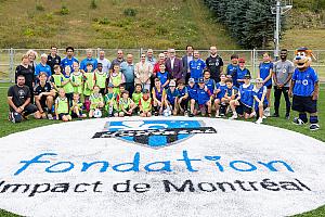 Inauguration d’un mini-terrain multisport à La Tuque. Crédit : Fondation Impact de Montréal