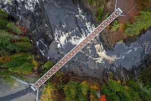 Beauce : une nouvelle passerelle au-dessus de la rivière Famine. Crédit : Club de motoneige de Beauce-Sud