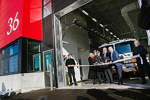 Ottawa : inauguration de deux casernes de pompiers