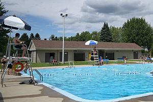 Drummondville : lancement des travaux à la piscine Frigon