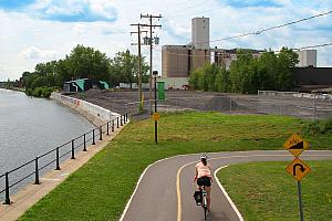 Un nouveau tronçon de piste et un bâtiment de services au canal de Lachine