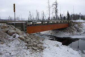 Un pont forestier totalement en bois