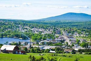 Lac-Mégantic - Photo : Simon Villeneuve - Wikimedia Commons - CC BY-SA 3.0