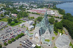 Coup de pouce financier au sanctuaire Notre-Dame-du-Cap. Crédit : Inphasis, Wiki Commons (CC BY-SA 4.0)